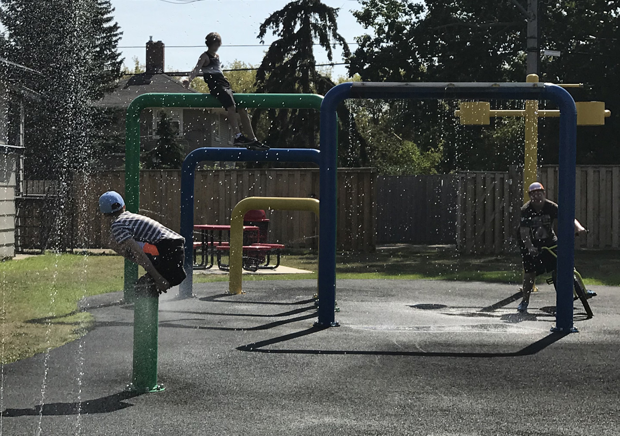 dundurn splash park kids fun in dundurn